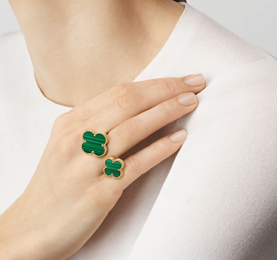 Clover ring