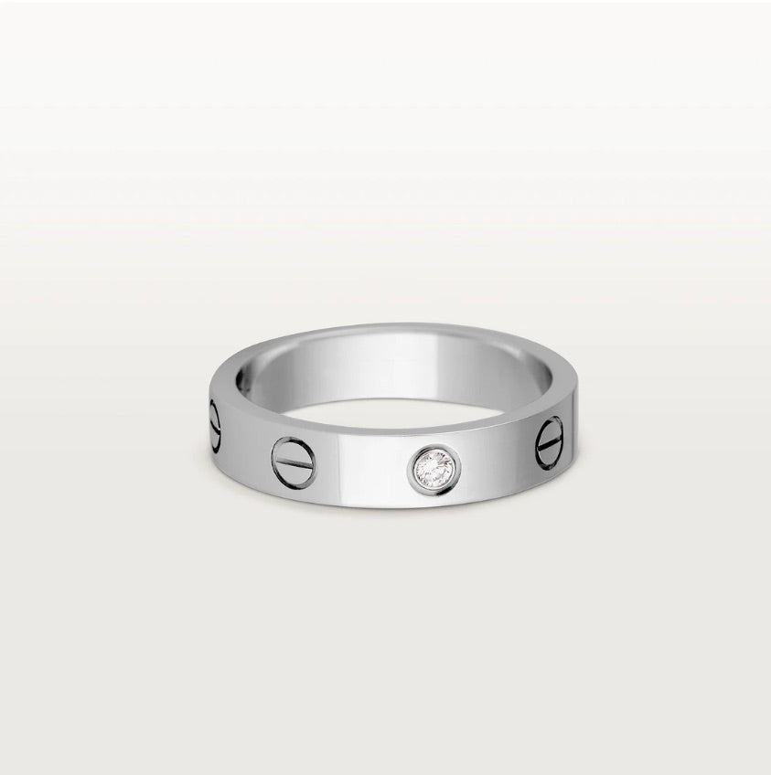 LOVE ring, small model 1 stones